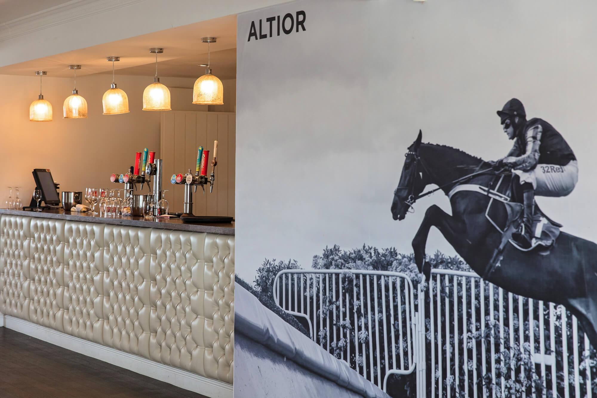 Altiors